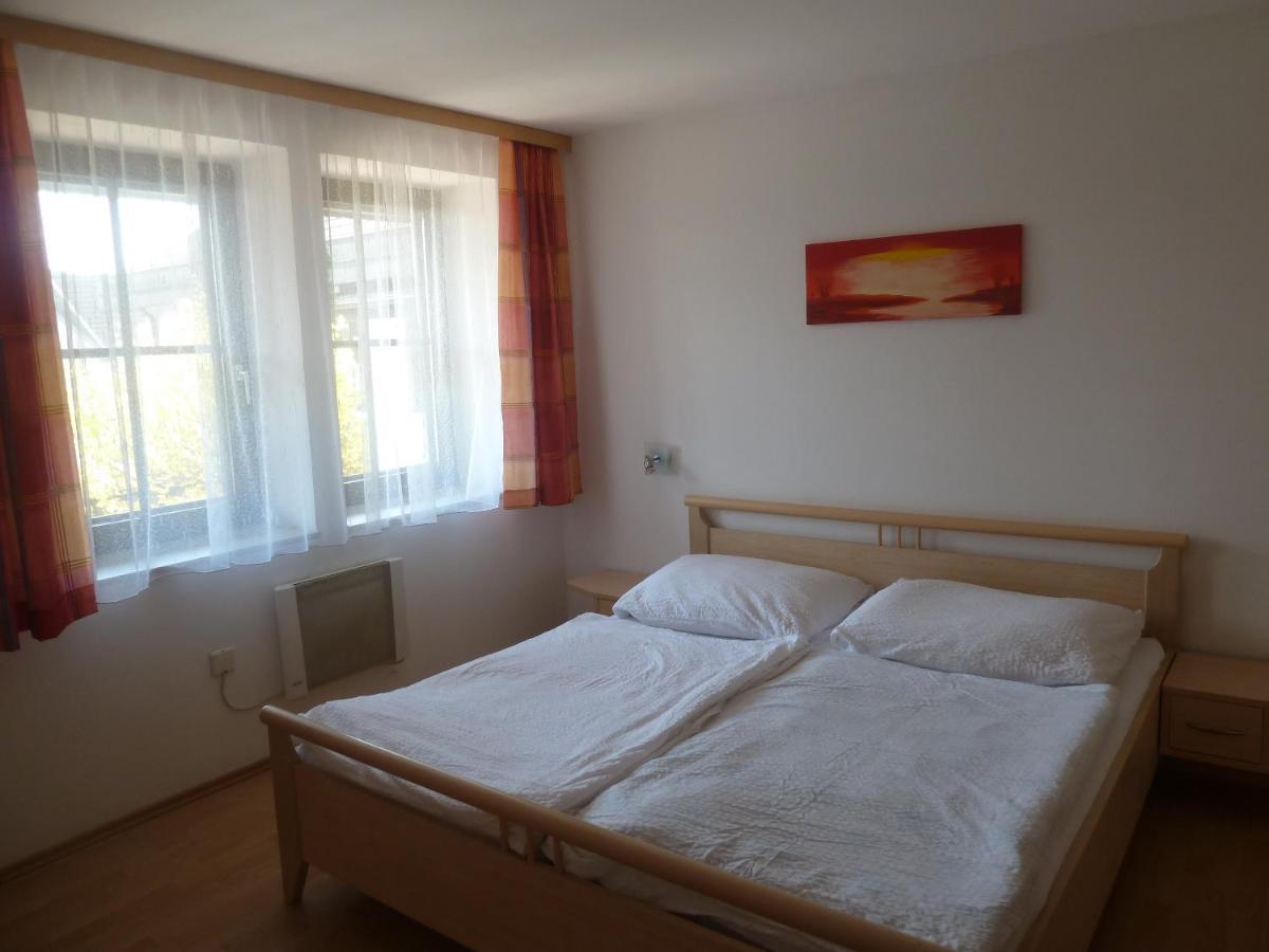 Ferienwohnungen & Weingut Kroiss Silvia Илмиц Екстериор снимка